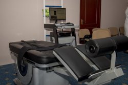 В Феодосии установили первый в Республике Крым аппарат для лечения позвоночника kinetrac knx-7000