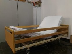 Кровать медицинская с электроприводом Vermeiren Interval