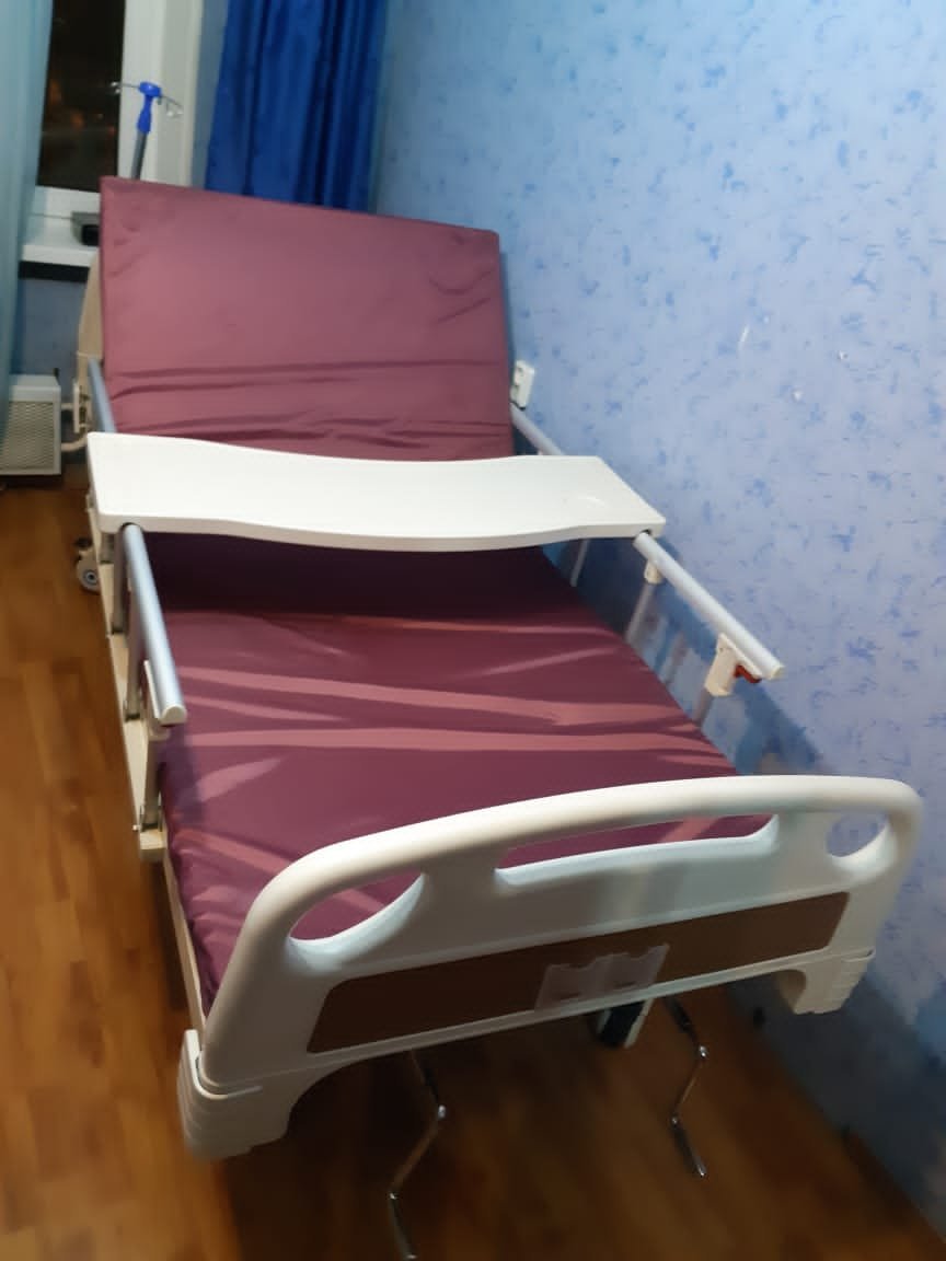 Кресло подушка с подлокотниками для лежачих больных
