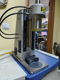 Комплекс: дозатор Flexicon PF22 и укупорщик FS32, GMP