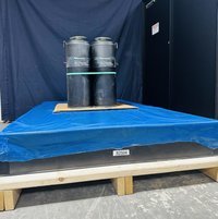 Оптический стол Newport Research Series Plus размером 4x8x8 дюймов с ножками-изоляторами ламинарного потока I-2000.