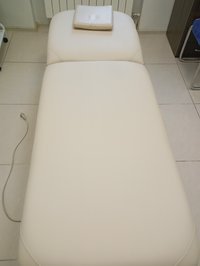 Кушетка медицинская для массажа с электроприводом