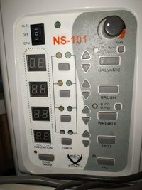 Косметологическая стойка NS-101 представляет 13 функций в 1 устройстве.