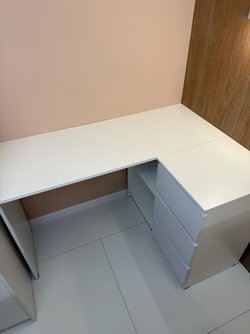 Столы для медицинских кабинетов, салонов красоты или офисов