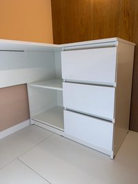 Столы для медицинских кабинетов, салонов красоты или офисов