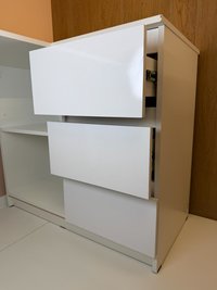 Столы для медицинских кабинетов, салонов красоты или офисов