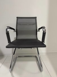 Офисное кресло