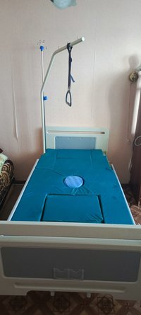 многофункциональную медицинскую кровать с вертикализатором MET