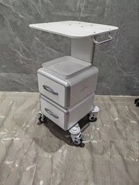 Медицинская тележка на колесах